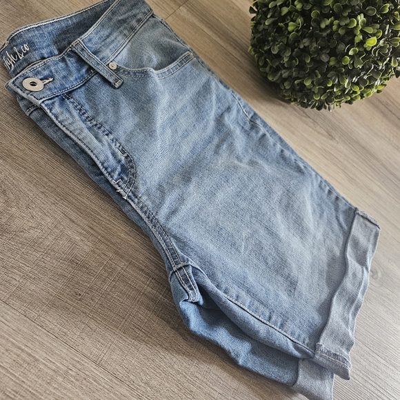 Light denim Jort, Jeans Short on Trend✨️ - Picture 2 of 8